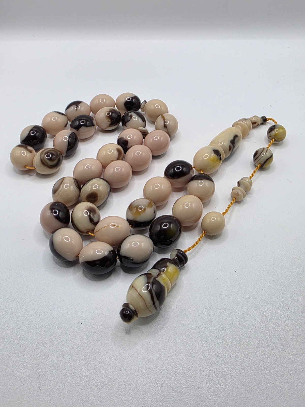 MISBAHA Sandalos  33 BEADS, 15×13mm  مسباح مسبحة  مسكي سندلس ابيض عرق اسود