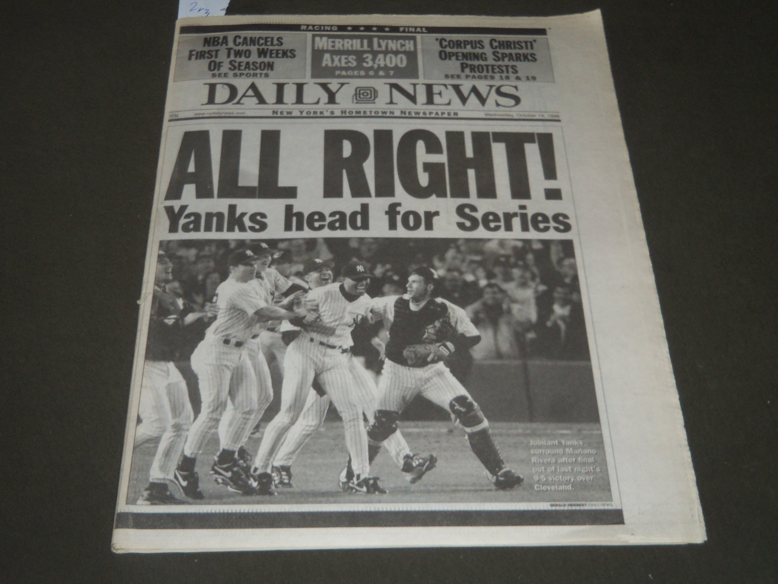 1998 OCTOBER 14 NEW YORK DAILY NEWS - YANKS HEAD FOR SERIES - NP 2605