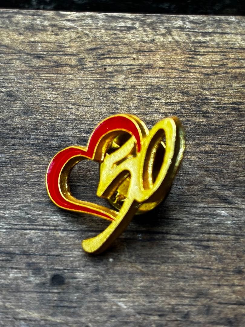 DE ROSA 50th Anniversary Gold Heart Logo Pin Badge Unused Collection
