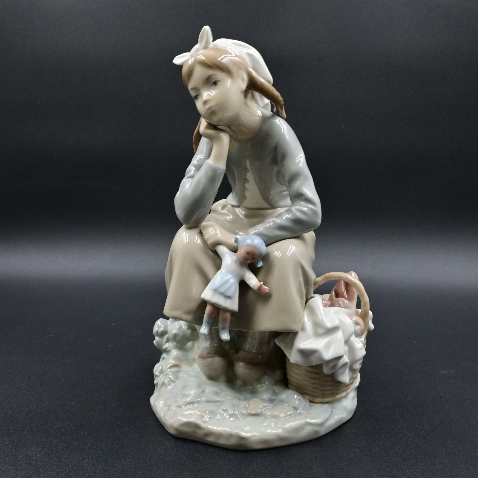 Lladro Girl With Doll Figurine 1211 Seated Dutch Girl Basket Vintage Spain 