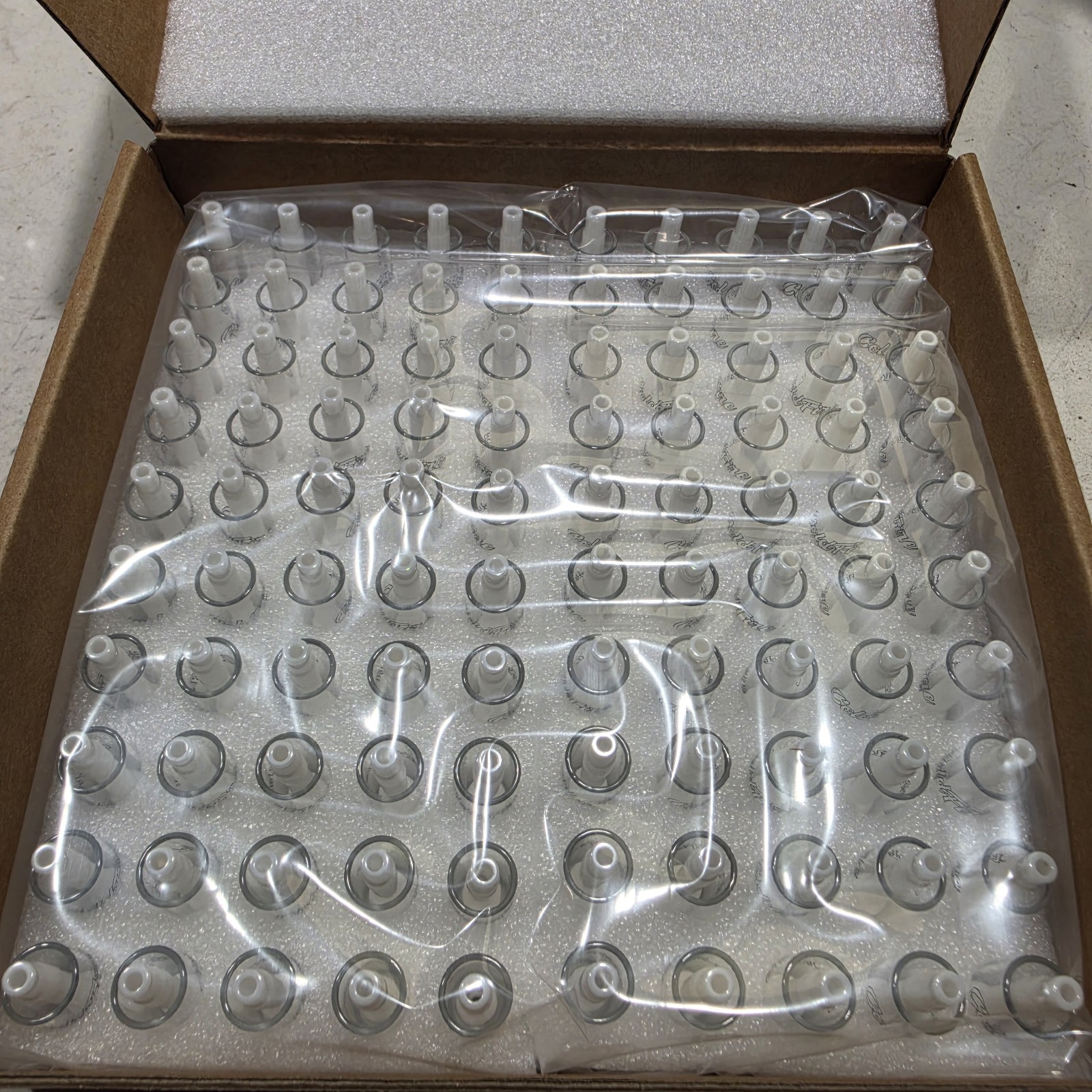 Tipped Ceramic Vap Pen Lot Of 100 With Protective Tubes. 