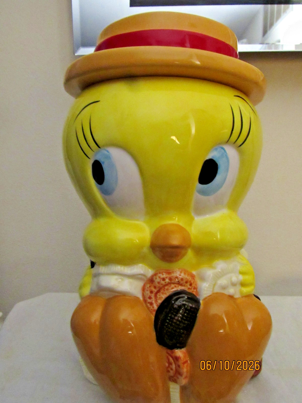 Vintage Gibson 2002 Looney Tunes Tweety Bird Ceramic Cookie Jar NIB