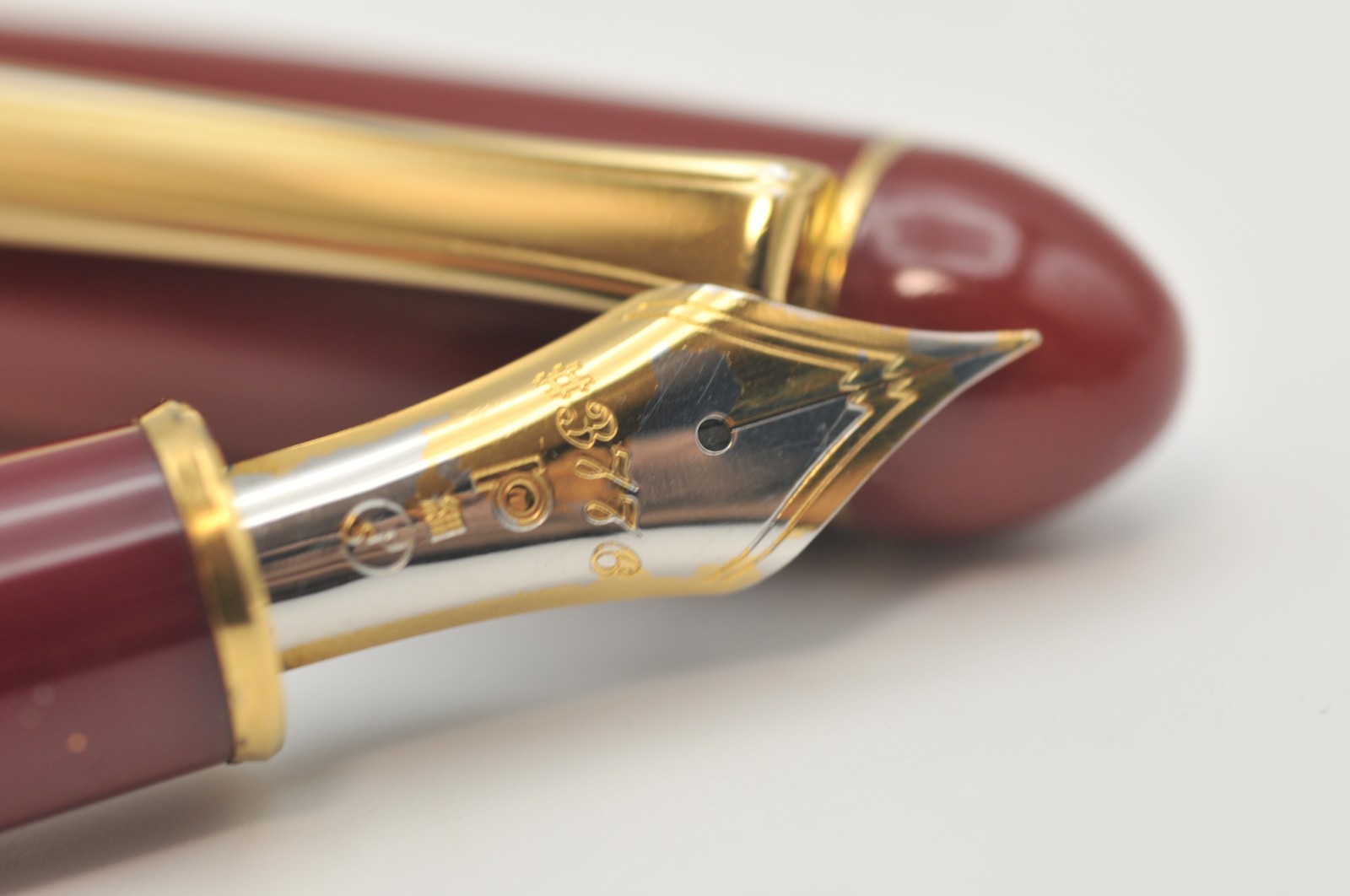 Vintage Platinum 3776 Fountain Pen Steel  Fine Nib w/ Converter Very Good V0906