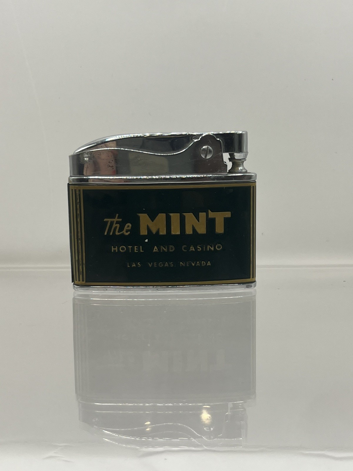 Vintage Fremont Las Vegas Green The Mint Casino Kay-Cee Automatic Lighter Japan
