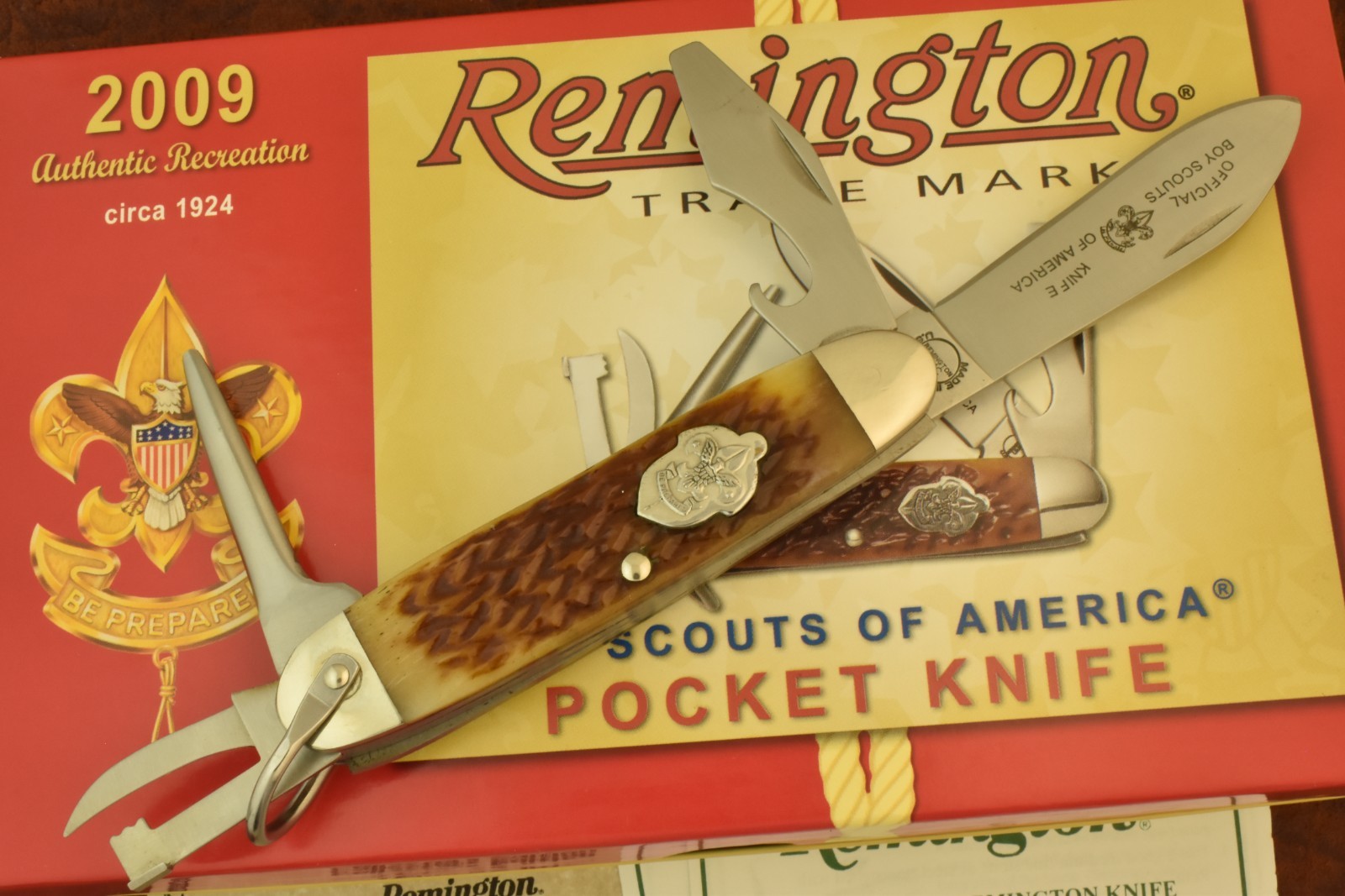REMINGTON UMC USA 2009 ROGERS BONE SCOUT KNIFE BSA BOY SCOUTS OF AMERICA (36117)