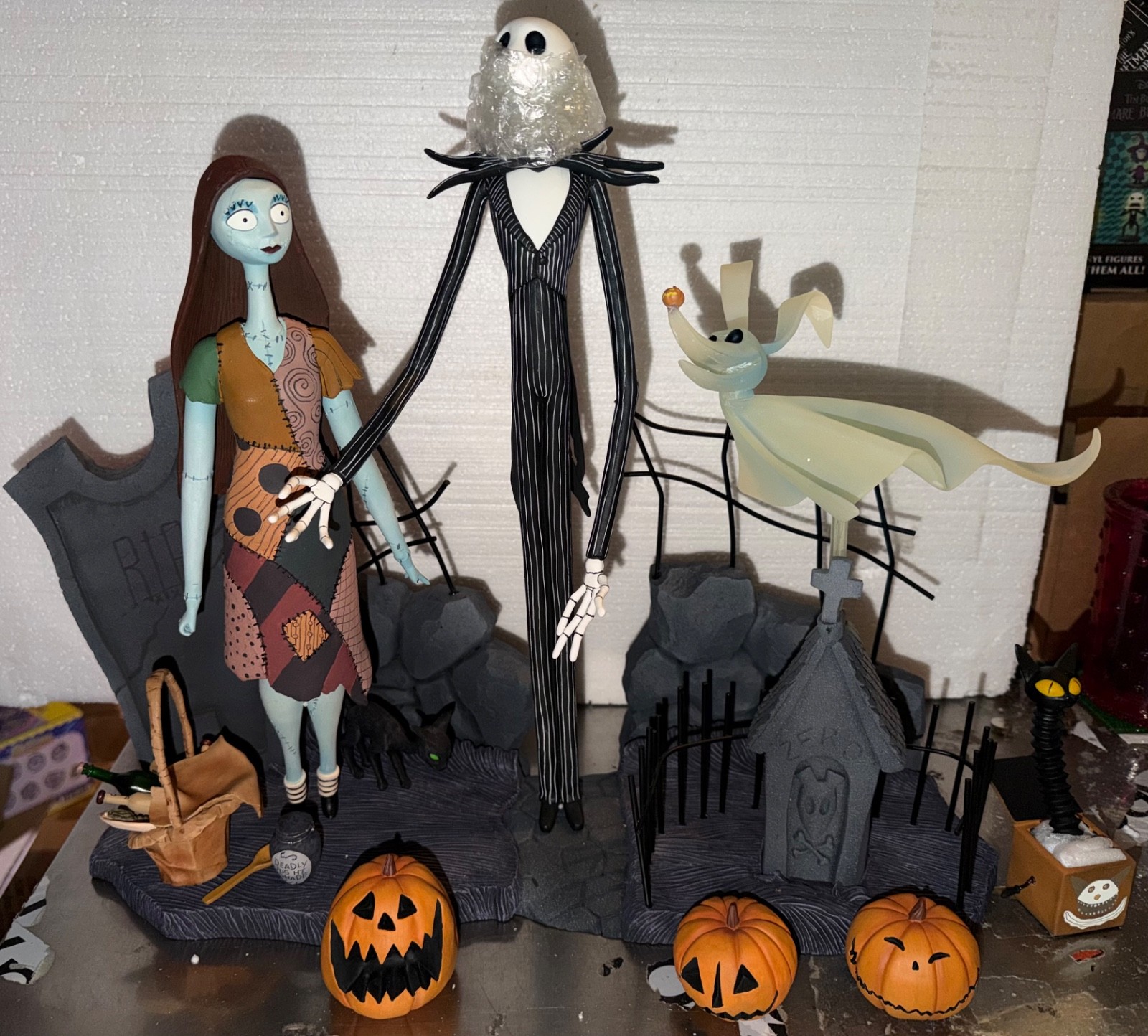 2004 NECA Disney Nightmare Before Christmas Jack  & Sally Figurine Display