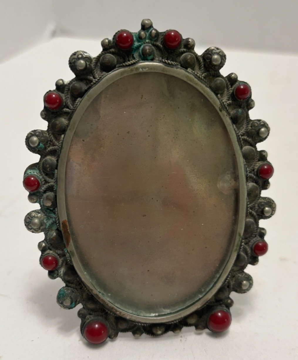 Vintage Bejeweled OVAL FRAME Carnelian Faux Pearl Rope Twist Metal Easel 4x3\