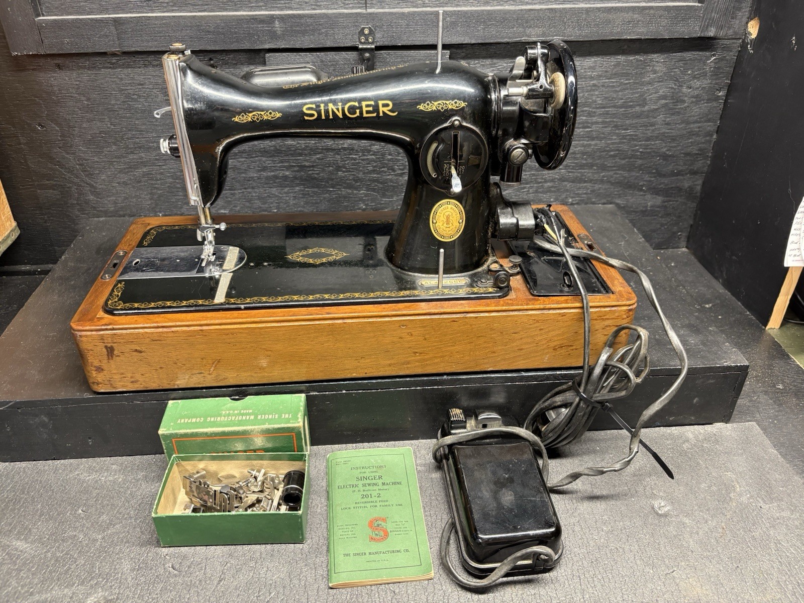 Antique Singer Sewing Machine Model #15 1953 Works AL482556 With Case USA