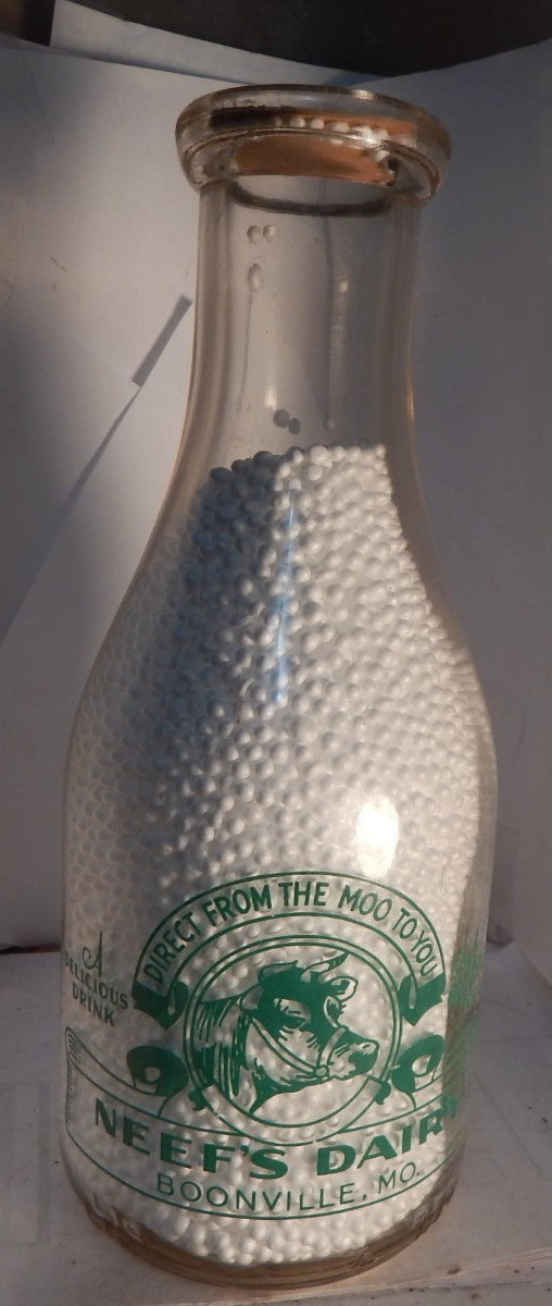 vintage pyro qt milk bottle-Neef's Dairy boonville, Mo  cows head--Drink Jersey