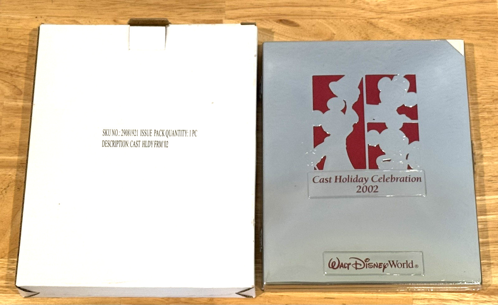 New 2002 Walt Disney World Cast Member Holiday Celebration Mickey Picture Frame