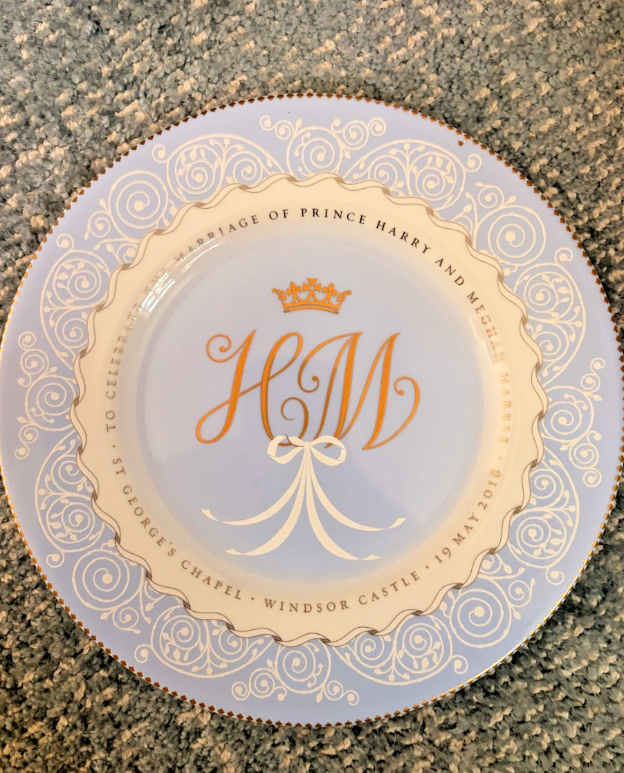 COOL Buckingham Palace Prince Harry & Meghan Markle 2018 Wedding Plate