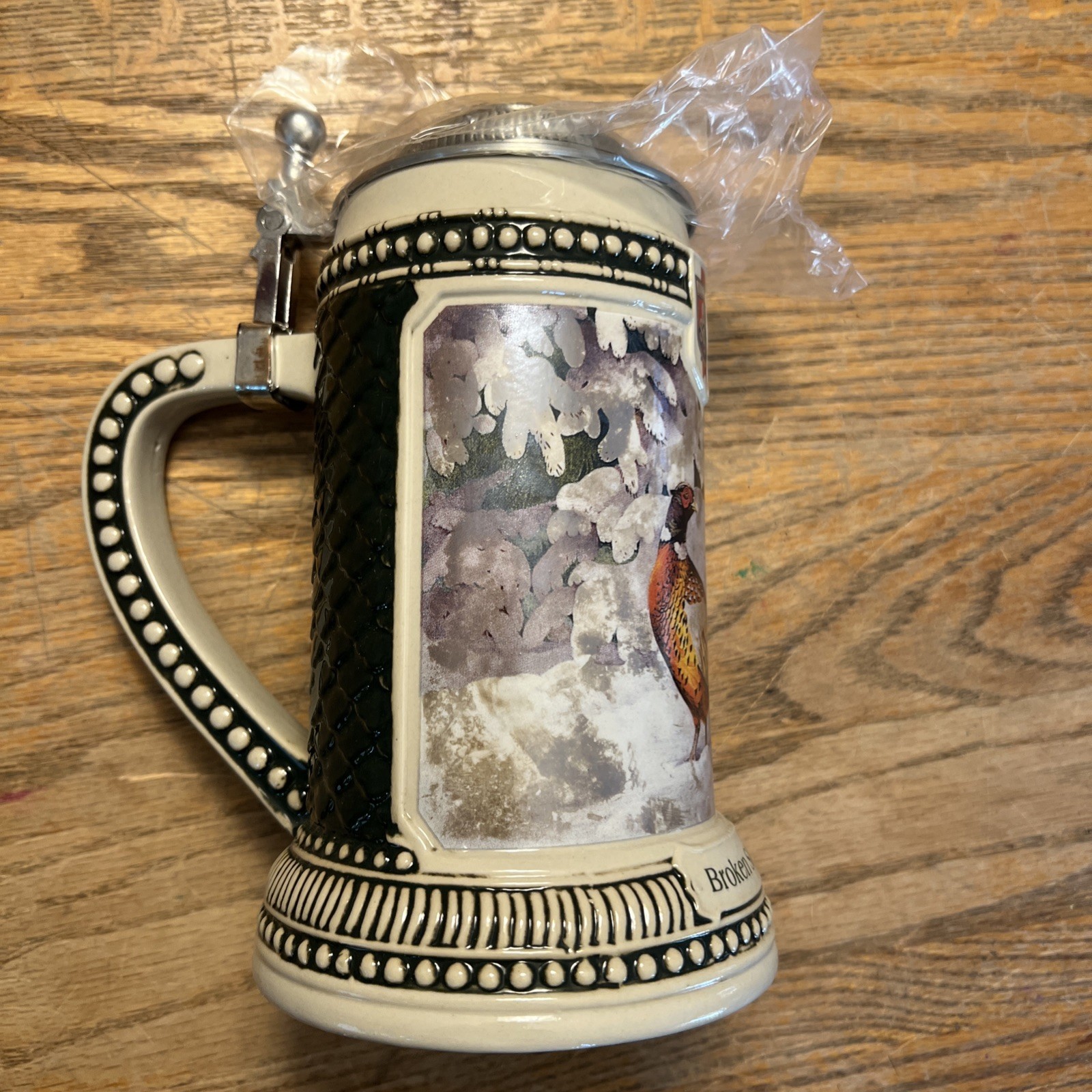 OLD STYLE WINTER WILDLIFE STEIN SERIES BROKEN SILENCE PHEASANT HUNT LIDDED