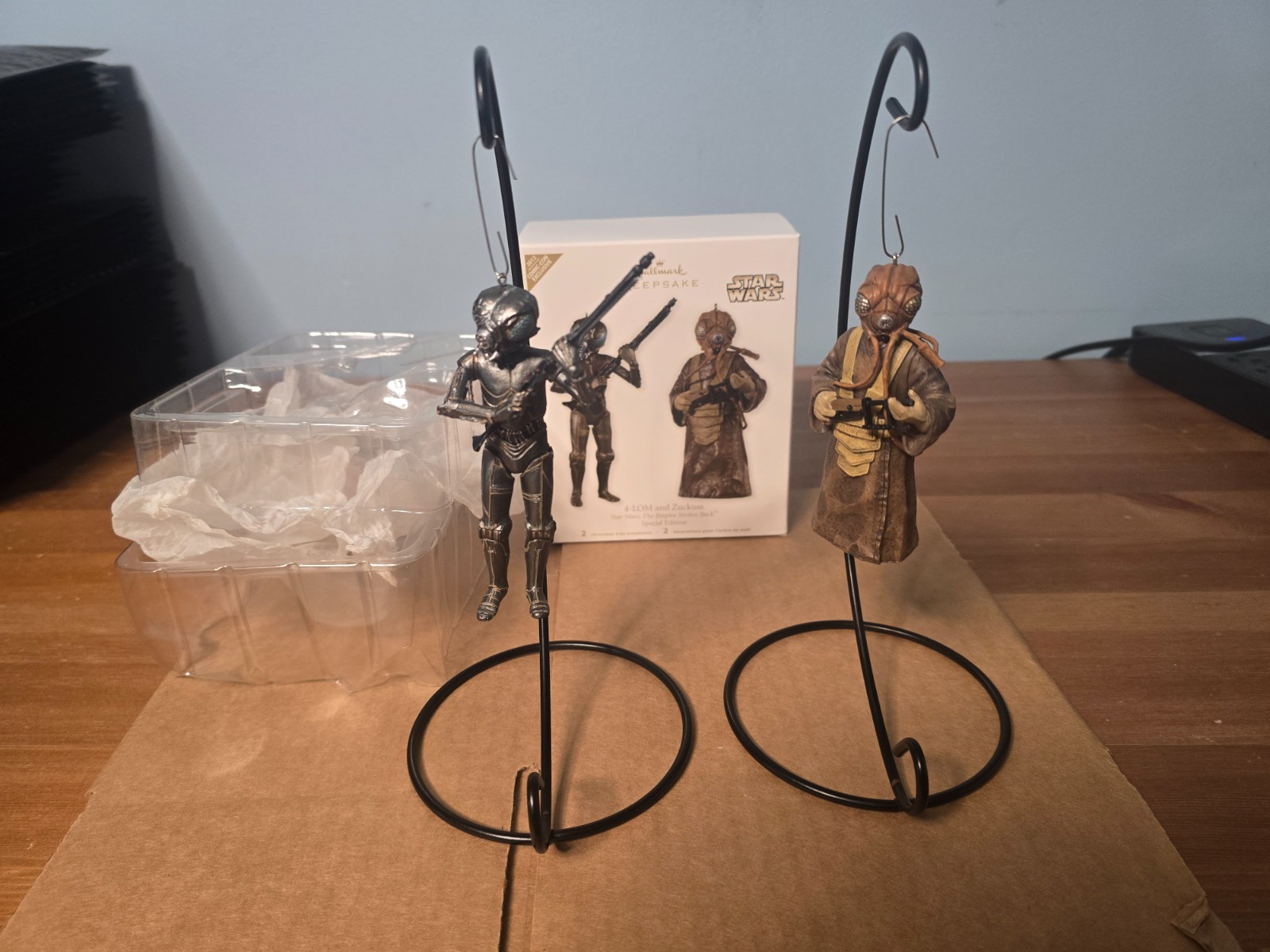 2012 Hallmark Star Wars Comic Con Limited Ornament /1800 - 4-Lom and Zuckuss