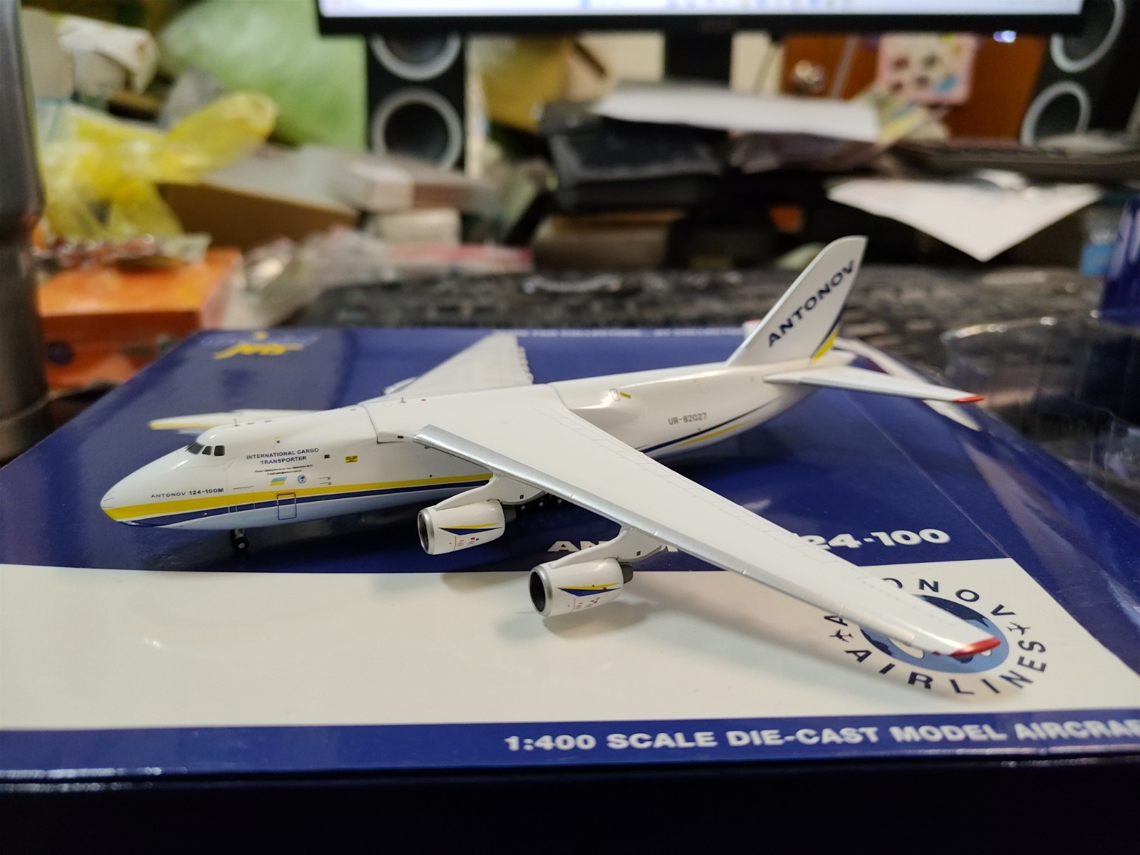 1:400 ANTONOV AN-124   UR-82027 GEMINI JET