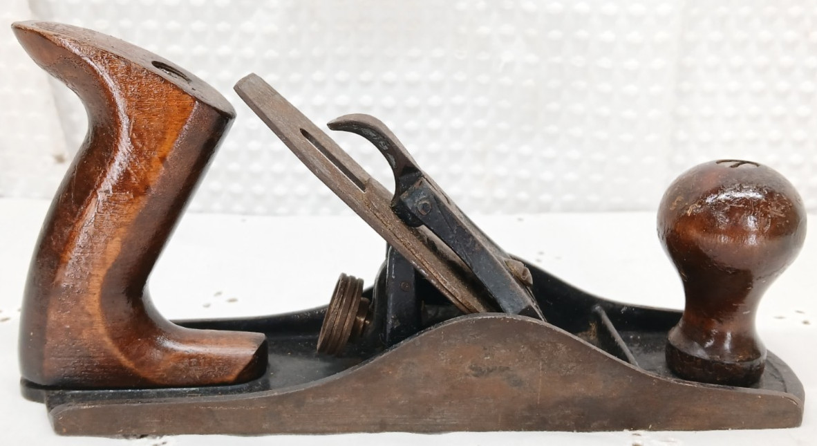 ANTIQUE WOOD PLANE HAND PLANER STANLEY CAST MADE IN USA SUPER NICE 