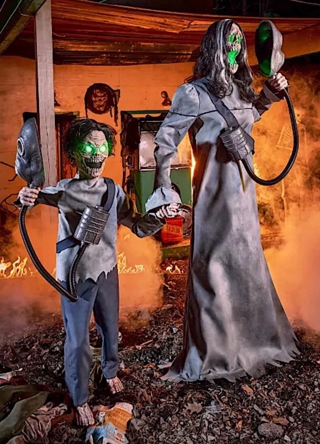Spirit Doomsday Duo Animated figure collectible Animatronic 5 Ft 7 In.