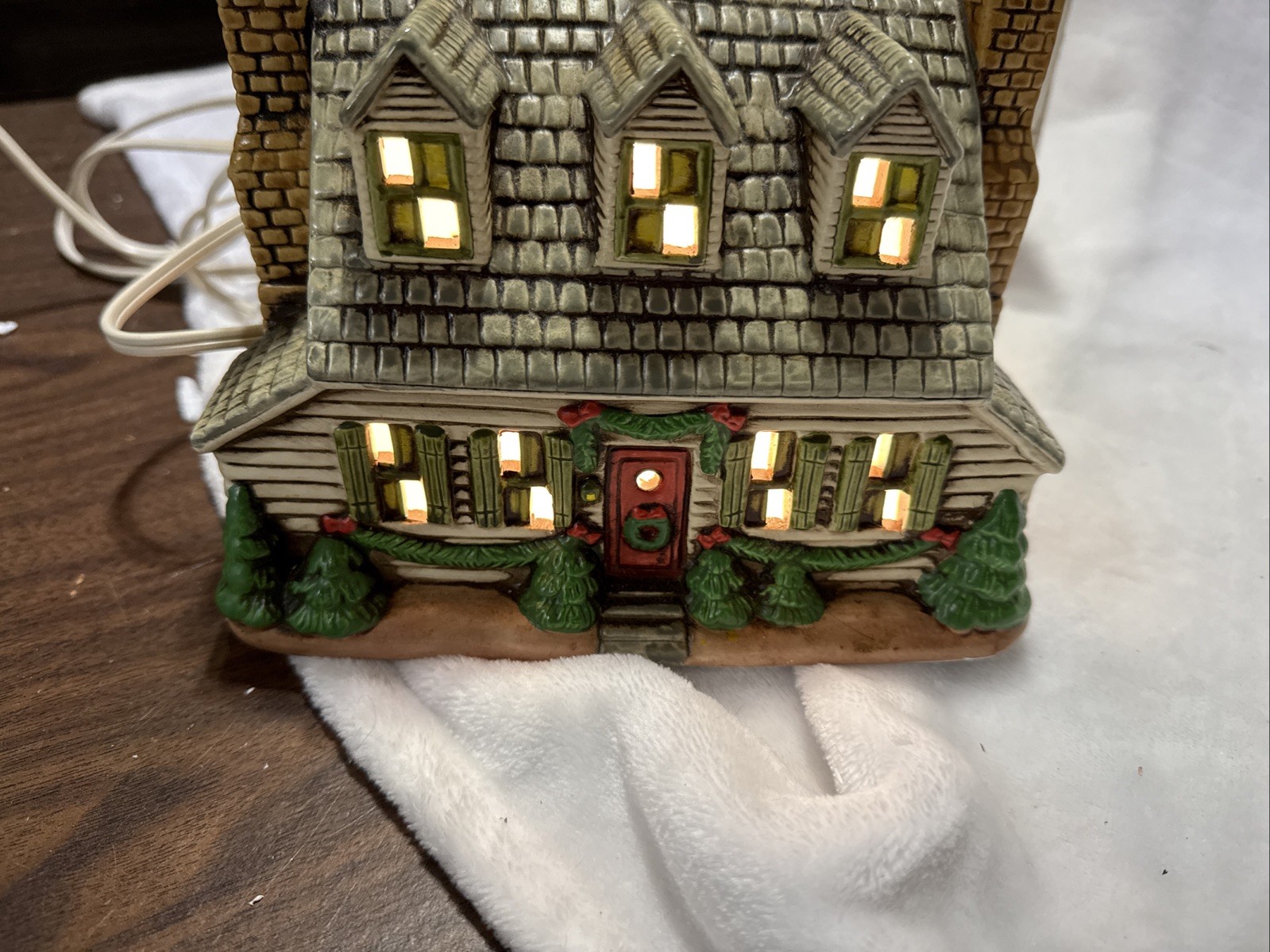 Lefton 1986 Colonial Christmas Village King’s Cottage, Vintage, #05890 In Box