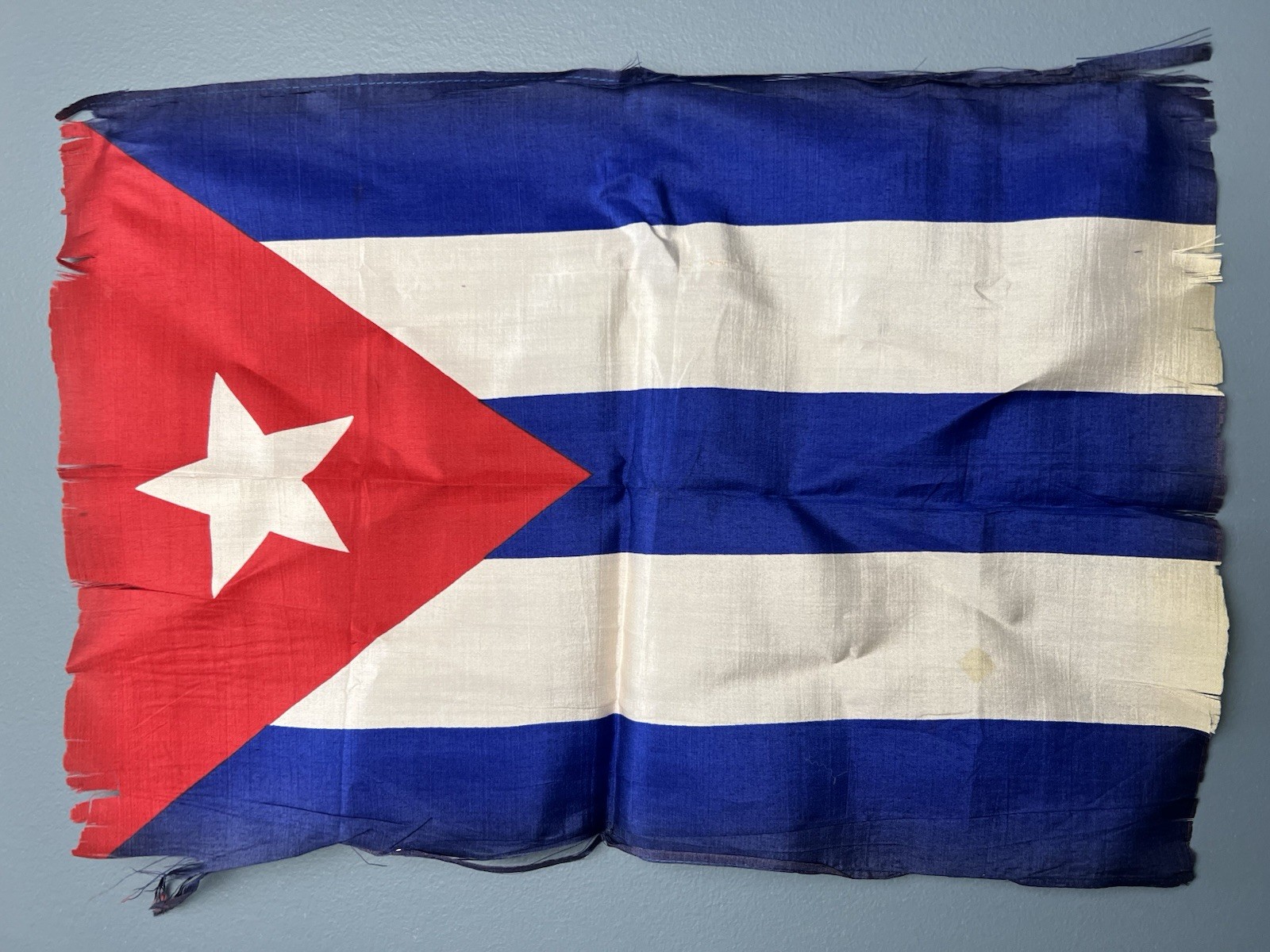 Antique 1902 Cuban Independence Silk Flag 16.5” × 11.25” – La Estrella Solitaria
