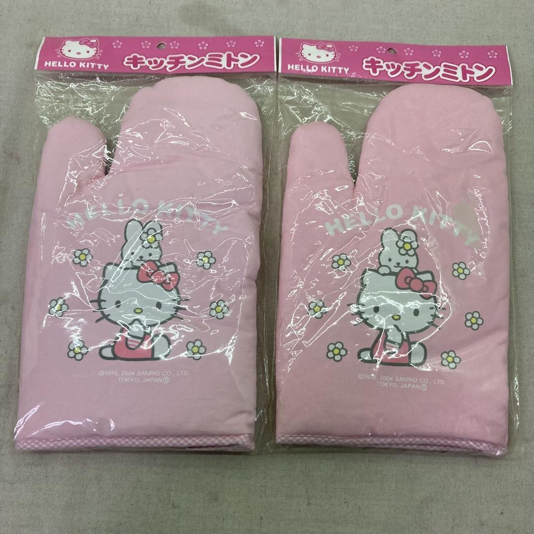 Unused 2004 Sanrio Hello Kitty pot holders mittens pink