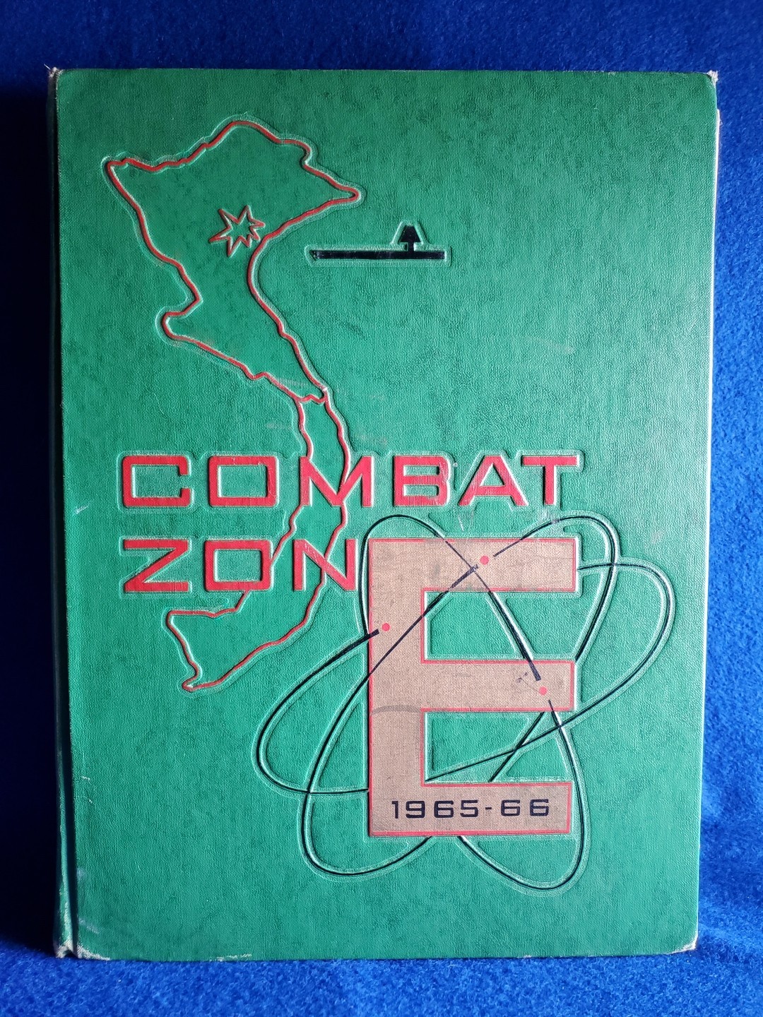 Combat Zone E 1965-66 Military Cruise Book Vietnam Era Yearbook Hardcover