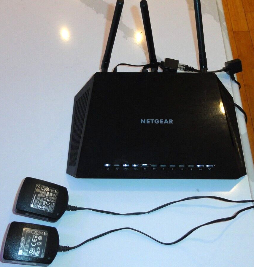 NETGEAR AC1750 SMART WIFI ROUTER MODEL R6400v2 WITH PHIHONG MOTOROLA POWER CORDS
