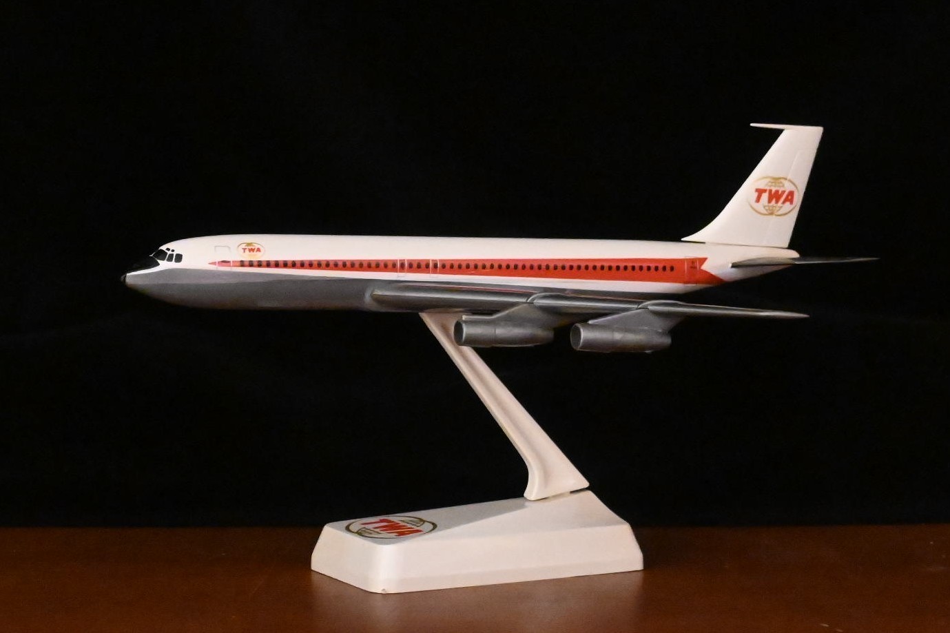 Vintage 1:200 TWA Boeing 707 Plastic Model