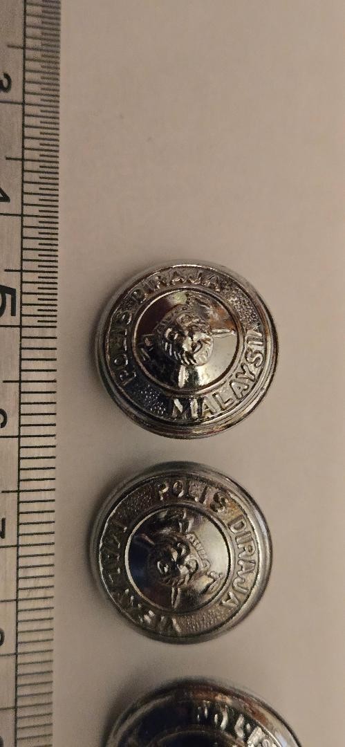 MALAYSIA POLICE UNIFORM BUTTON SET (4)