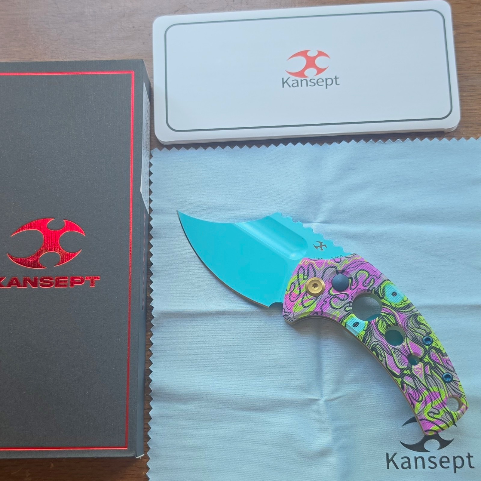 KANSEPT Wasp 154CM 2.36in Drop Point Zombie G10 Light Blue
