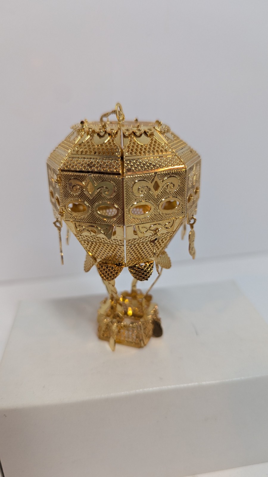 2000 Gold Metal Christmas Hot Air Balloon Ornament Vintage Decorative