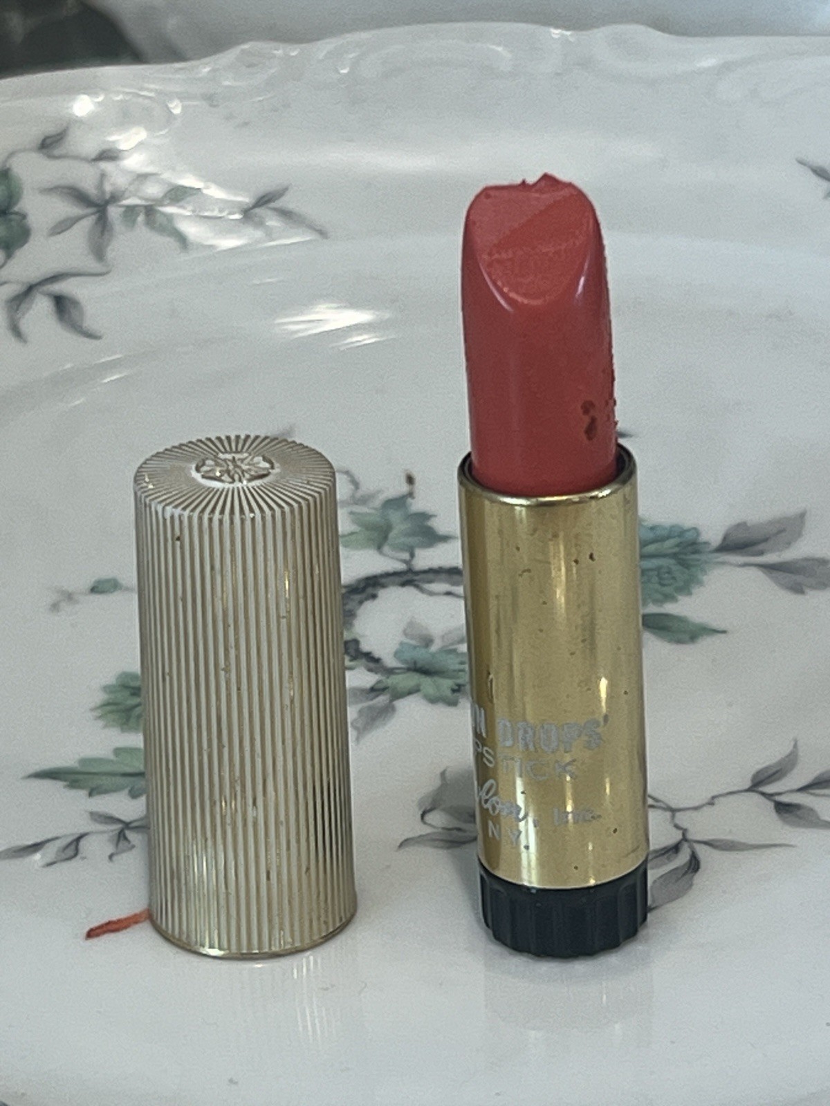 VINTAGE REVLON MID CENTURY  Collectible MOON DROPS Lipstick TERRA ROSA   NEW