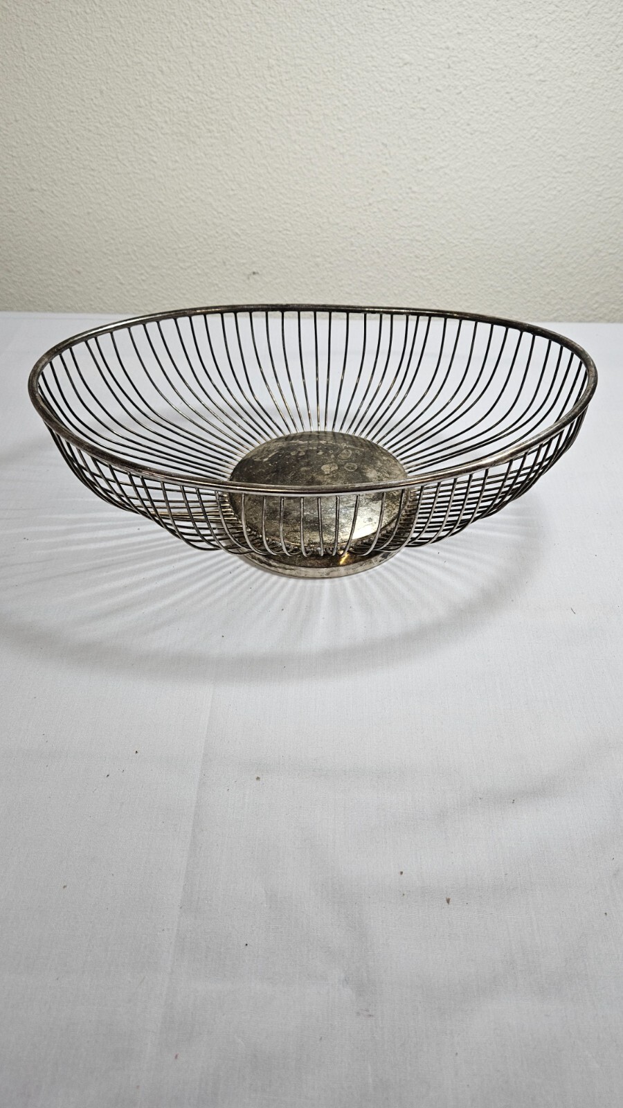 Vintage Leonard silverplated 12 in fruit basket