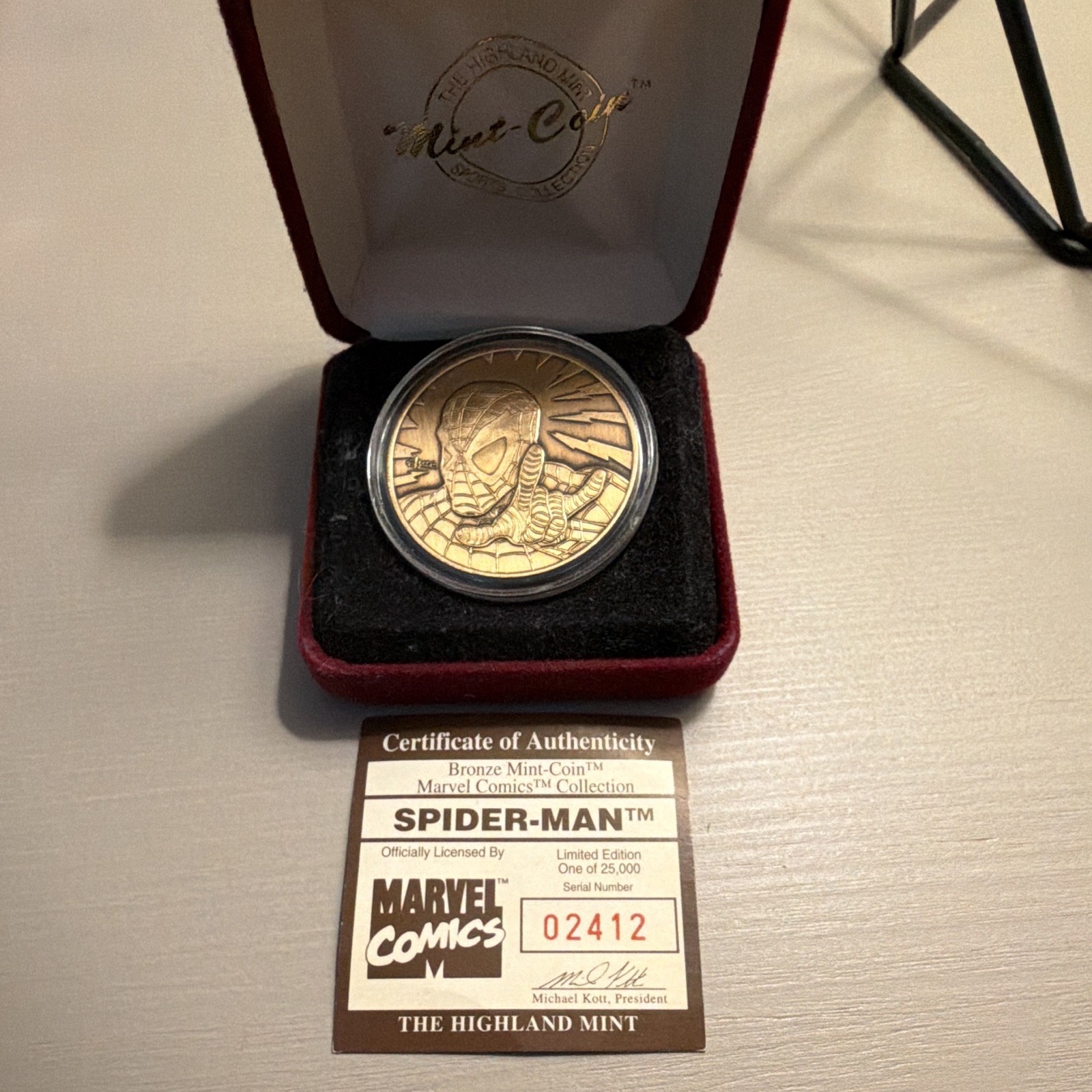 The Highland Mint Spider-Man Bronze Medallion Limited #02412 w/COA and case