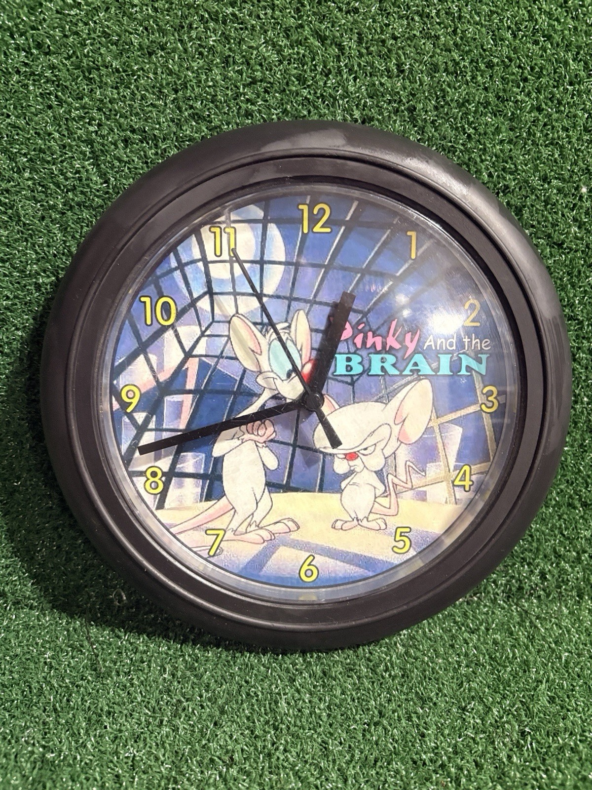 Vintage Salton At Home PINKY & THE BRAIN 9” Battery Wall Clock Warner Bros