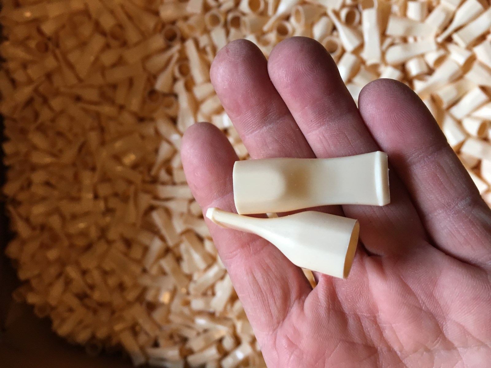 100 PC PLASTIC BEIGE CIGAR HOLDER MOUTHPIECE TIP,  THE ORIGINAL U.S.A. NOS