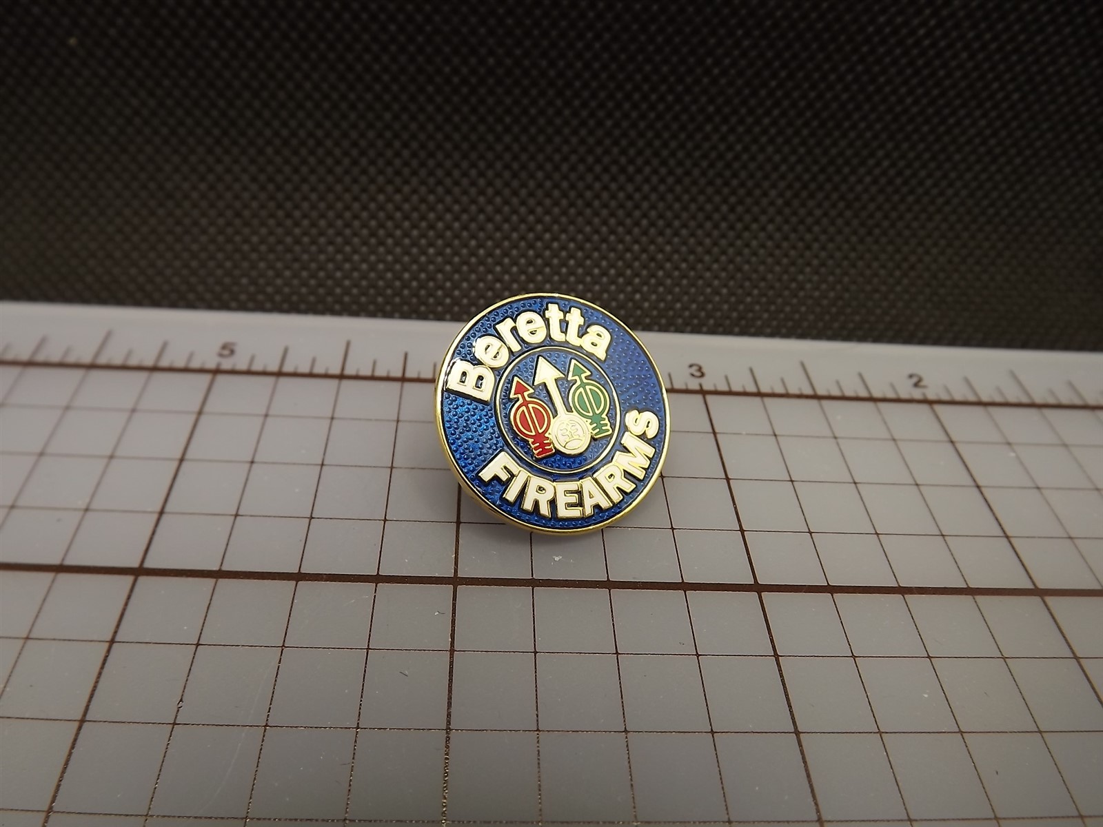 BERETTA FIREARMS QUALITY MADE LAPEL HAT PIN ENAMEL BRAND NEW 