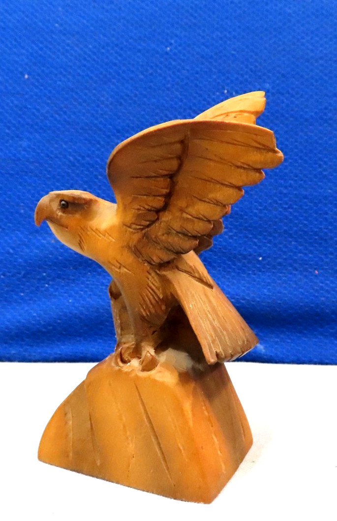 HAND CARVED AMERICAN EAGLE, WALNUT WOOD, 4 1/2 TALL