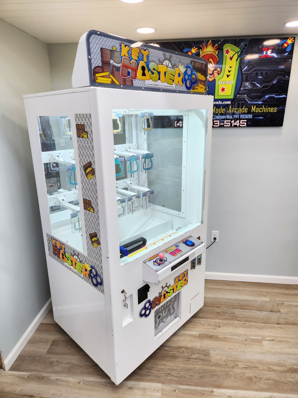 SEGA Key Master Skill Prize Vending Arcade Machine - Authentic  ** Working **
