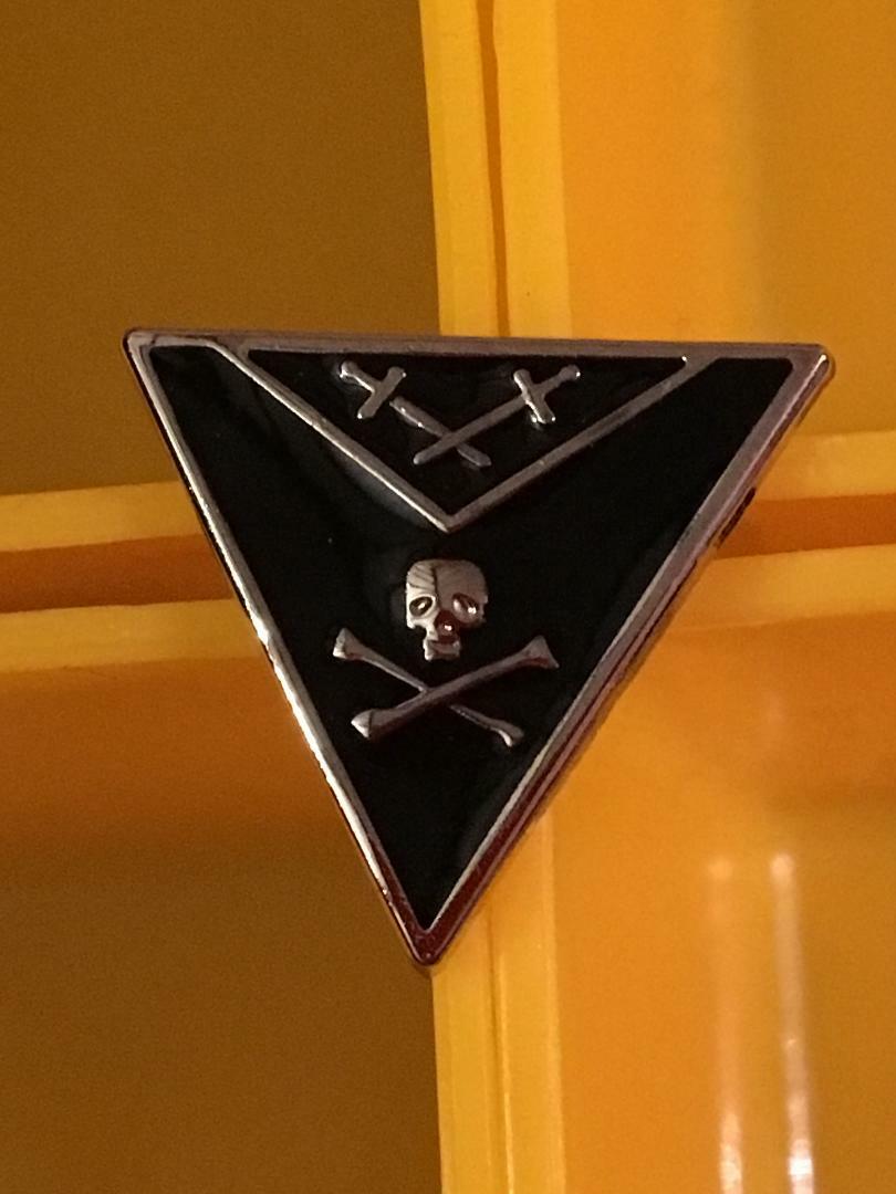Small Knights Templar Masonic Lapel Tac Pin Skull Crossbones Triangle NEW