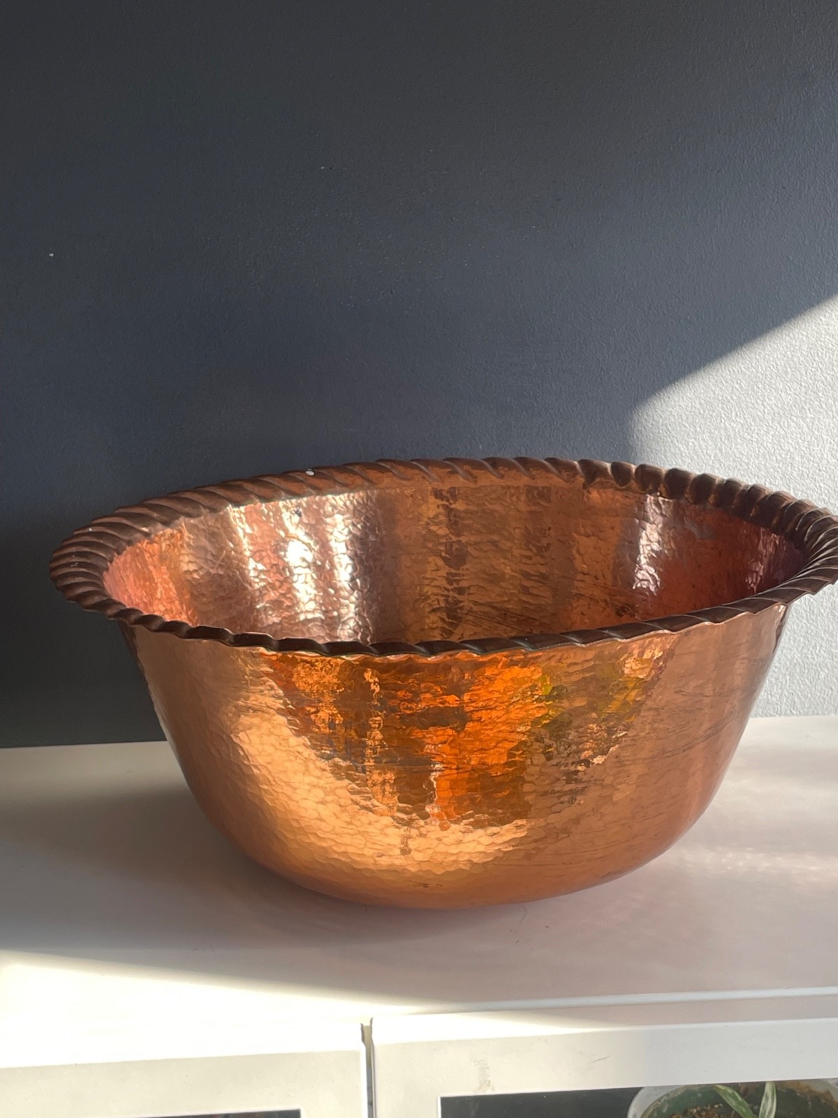 Large Hand Hammered Solid Copper Sink Jardiniere Basin 16” Twisted Rope Rim Ru