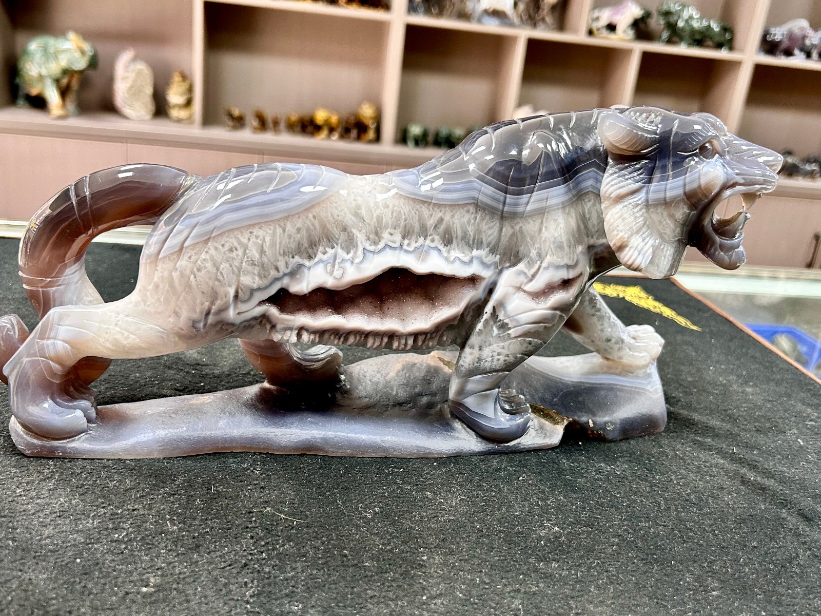 6.5LB Natural Banded Agate Tiger Hand Carved Crystal Figurine Stone Sculpture Ho