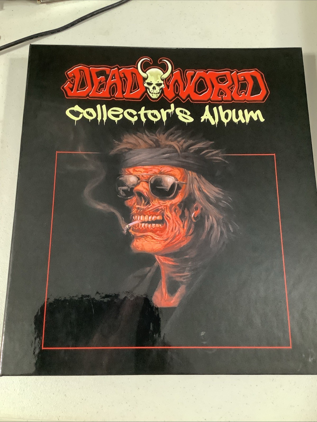 DEAD WORLD Binder, Binder Card, 72 Card Set ALL 27 CHASE CARDS, 4 Autographed Z