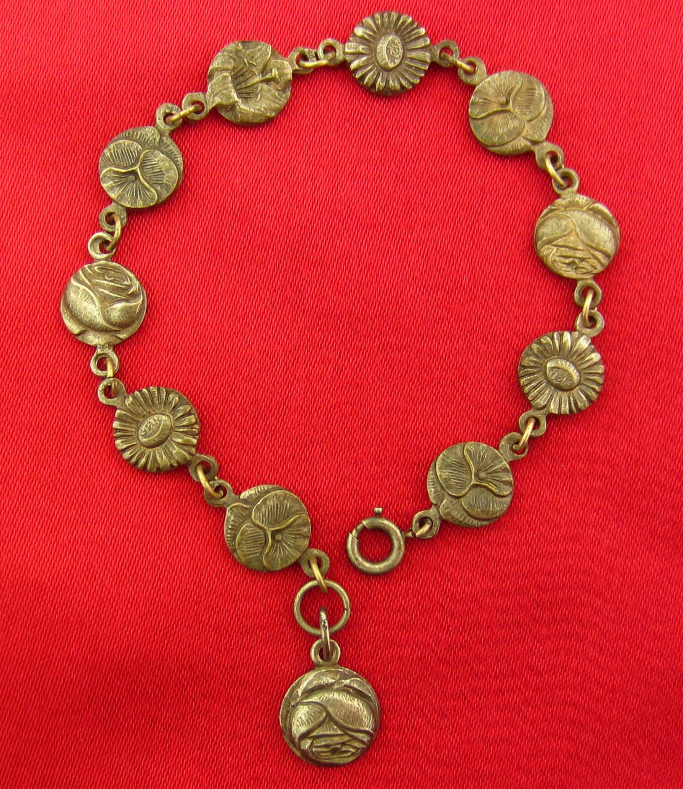 Vintage MARY ROSES FLOWERS Bracelet REIMS CATHEDRAL Catholic Bracelet Small 6.5
