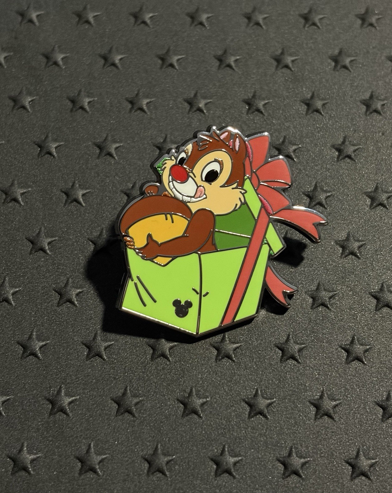 Disney Pin Dale Christmas Present Chaser  Disneyland Hidden Mickey Wave A 2026