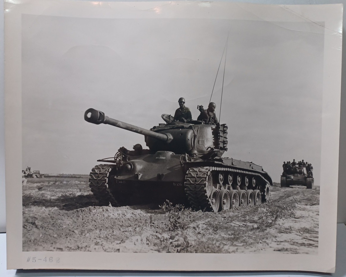 1945 WWII Org M26 Pershing Gen Grant tank  w/ Soldiers Photo 8 x 10 RRP 97