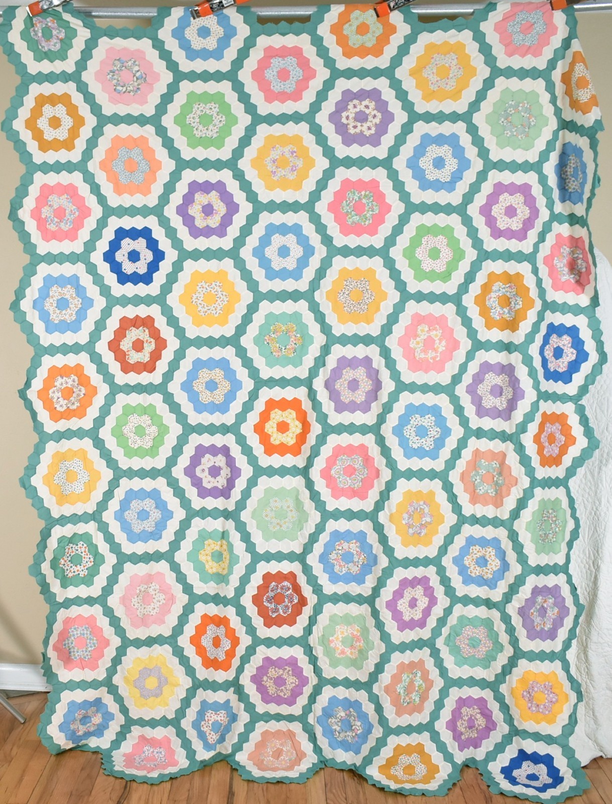 Large BEAUTIFUL Vintage 30's Grandmother's Flower Garden Antique Quilt Top