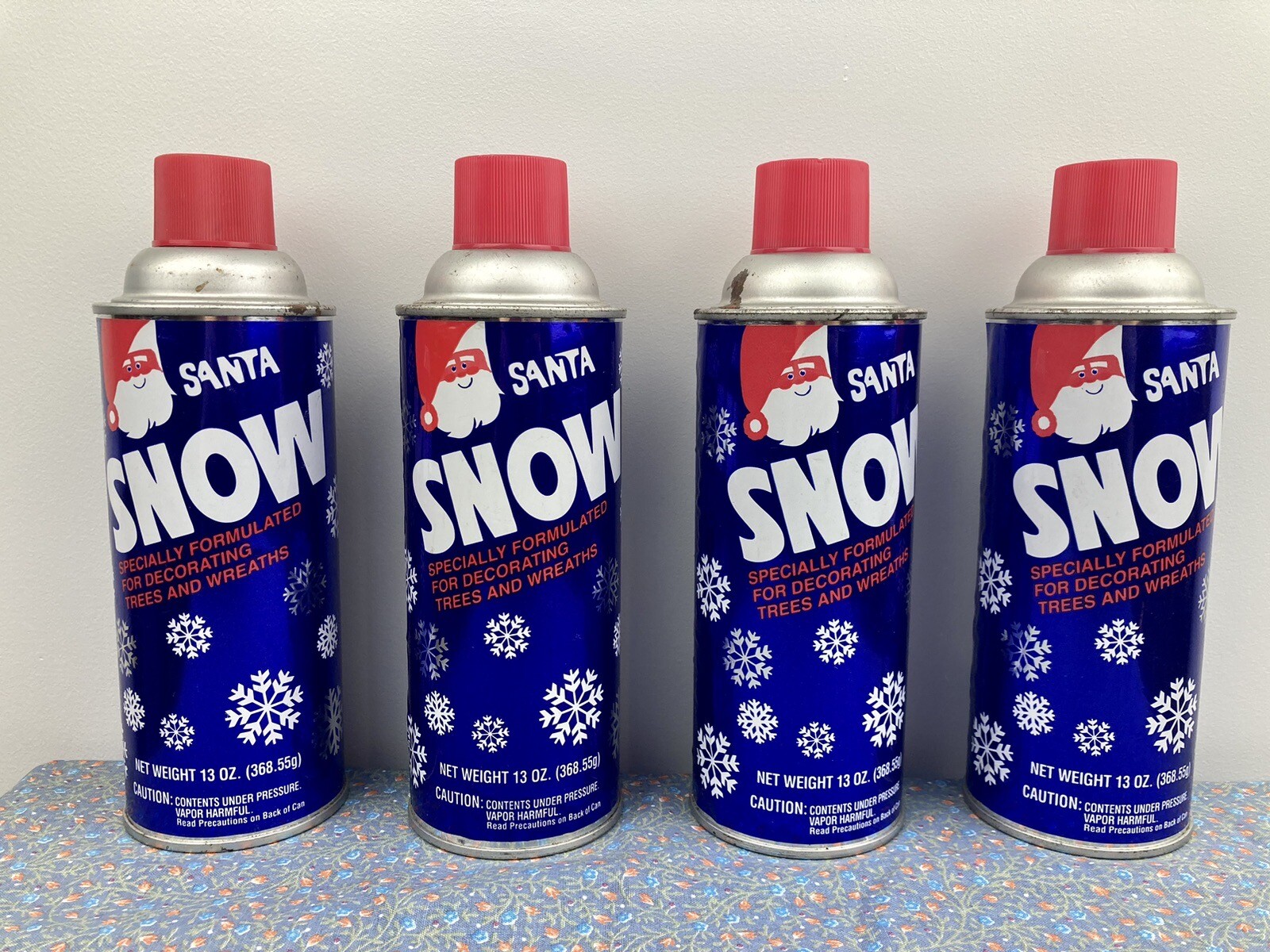 Vintage Santa Snow Spray Can 13 Oz Ounces Christmas Decoration Set/4 Snowflakes