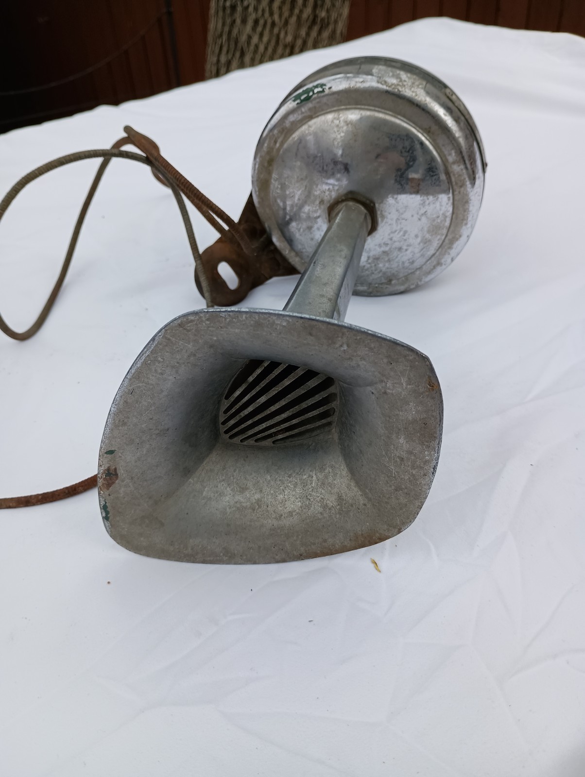 Rare Vintage EA Tone Twins Electric Car Horn, single unit 