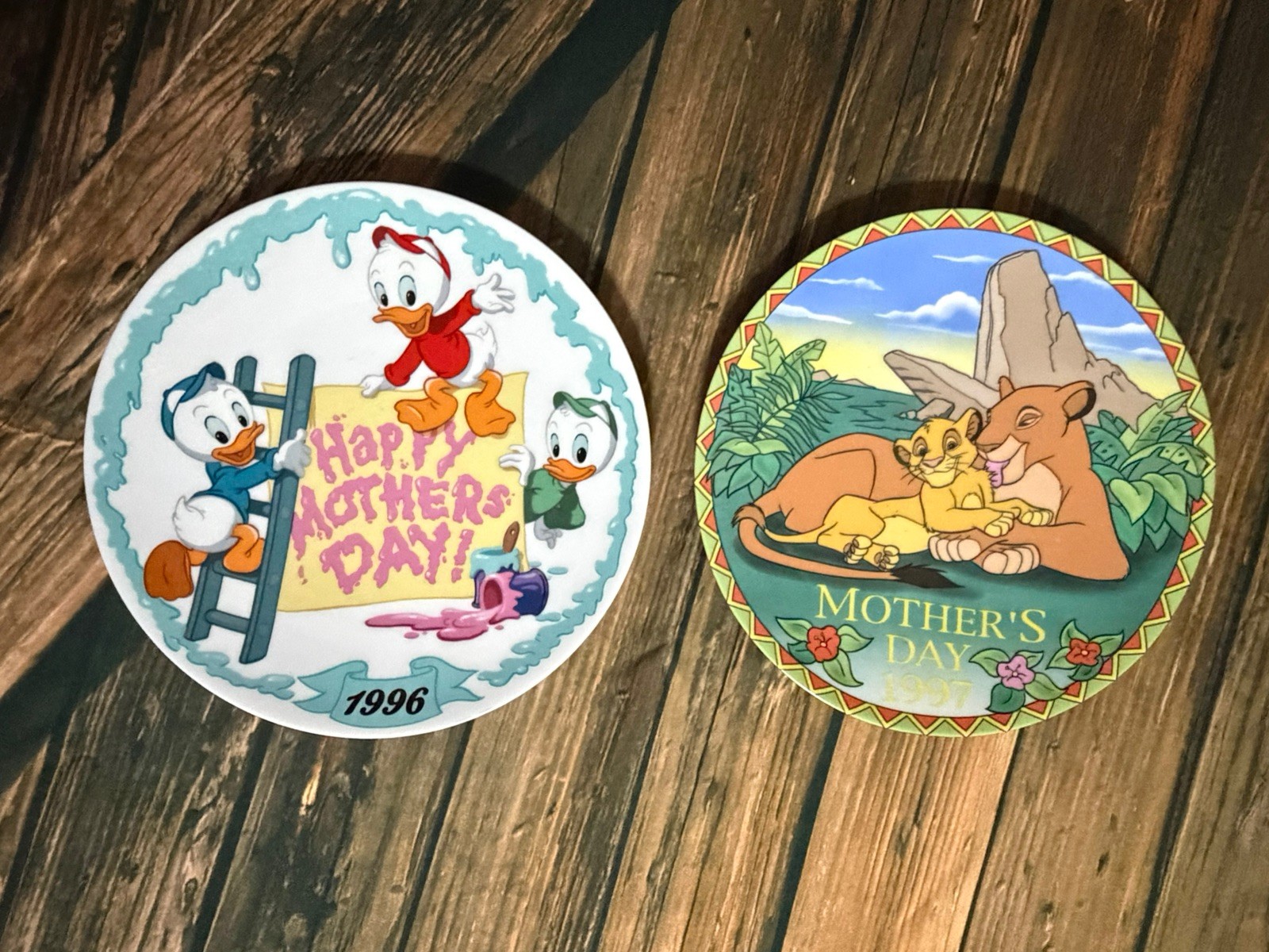2 Vintage Mother's Day Plates 1996 1997 Walt Disney 8