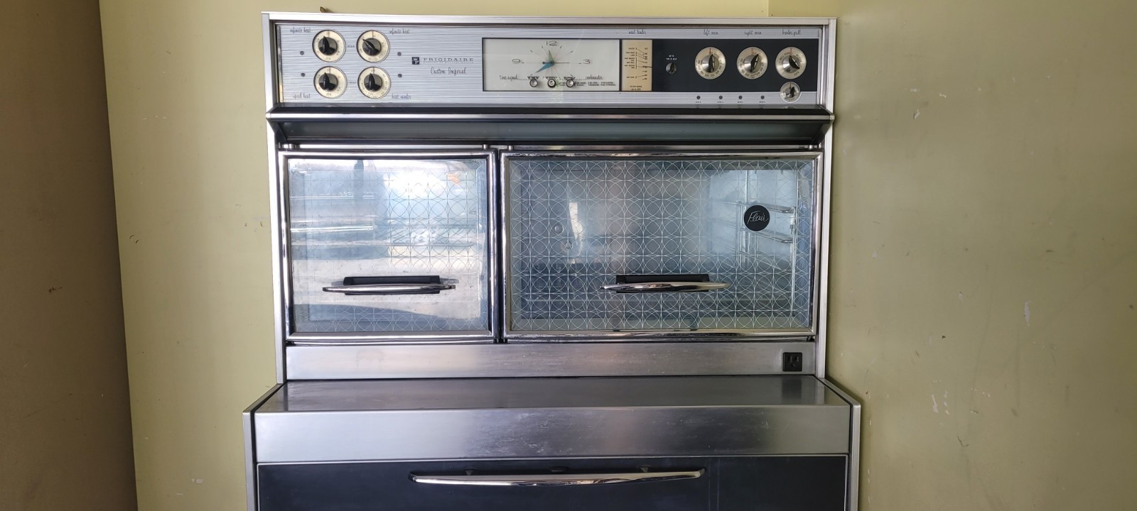 Vintage Frigidaire Flair Double Wall Oven Cooktop Range 40”
