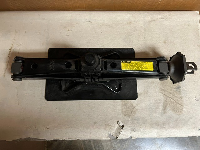 U.S. G.I. Scissor Jack, Used. No Winding Pole.
